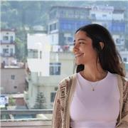 Profesora de yoga 220h certificada en India, residenciada en Alcázar de San Juan, Cuidad Real. Con tiempo disponible para dar clases en línea. Clases dirigidas a todas las edades